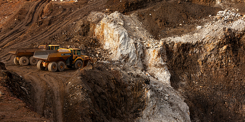 feldspar mining for ceramics and screens